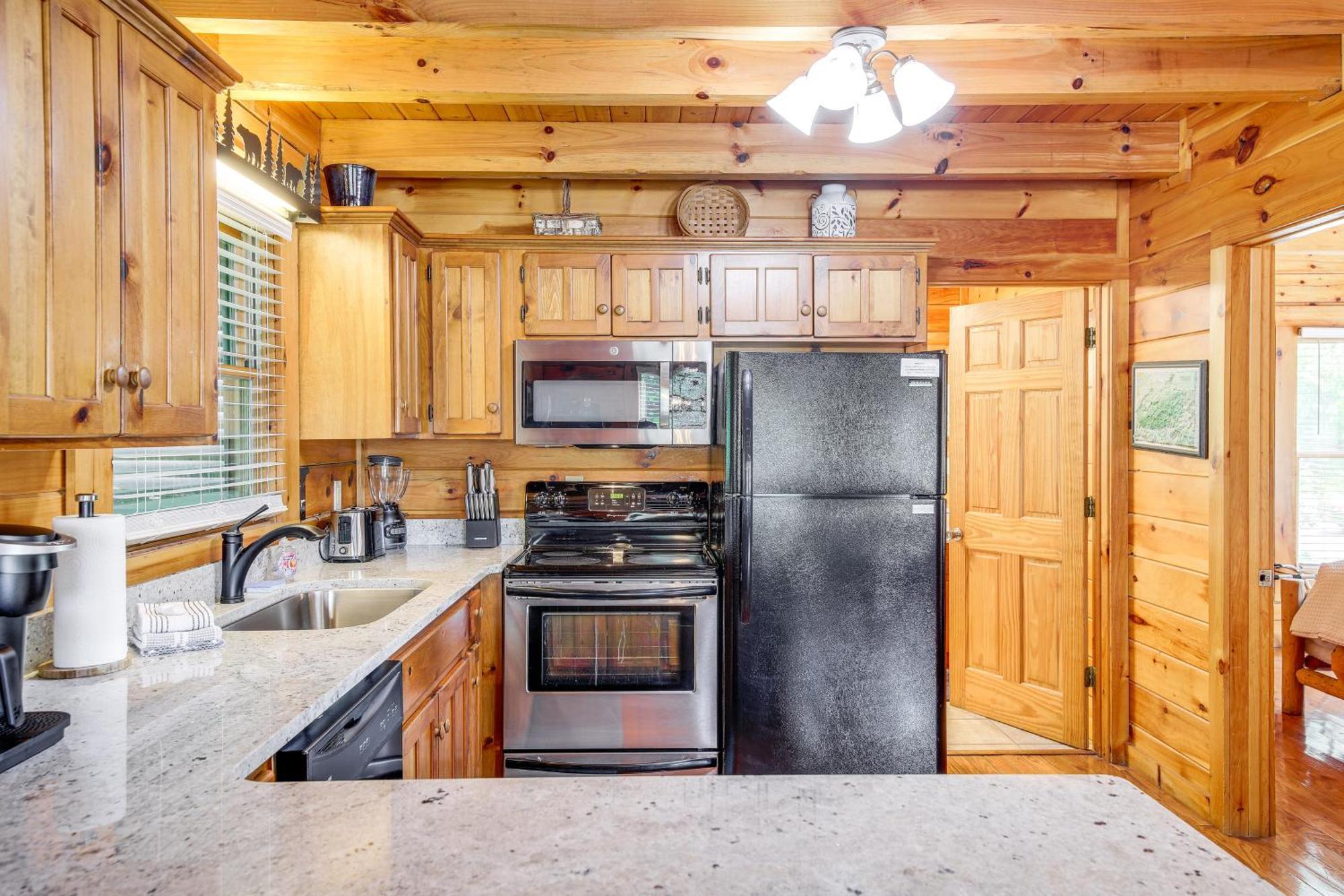 Pigeon Forge Cabin Premier Location And Hot Tub Luaran gambar